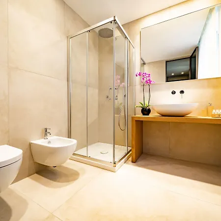 Elite & Hydromassage Pool Pensión