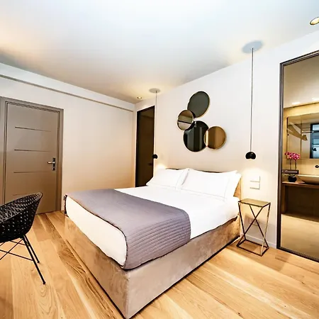 Pensión Elite & Hydromassage Pool