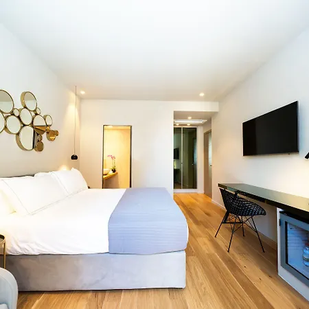 Pensión Elite & Hydromassage Pool 4*