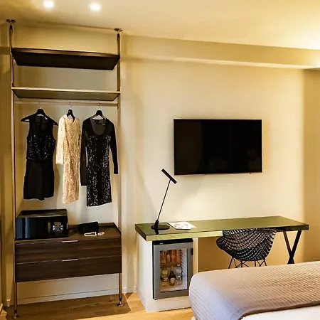 Pensión Elite & Hydromassage Pool 4*