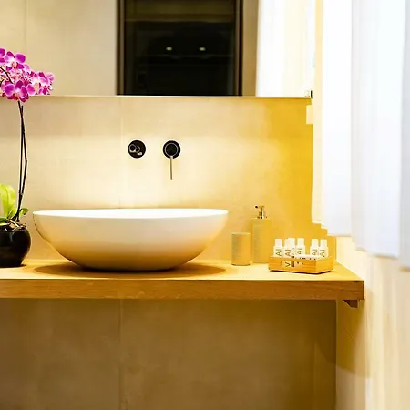 Elite & Hydromassage Pool