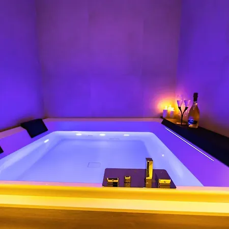 Elite & Hydromassage Pool Guest house
