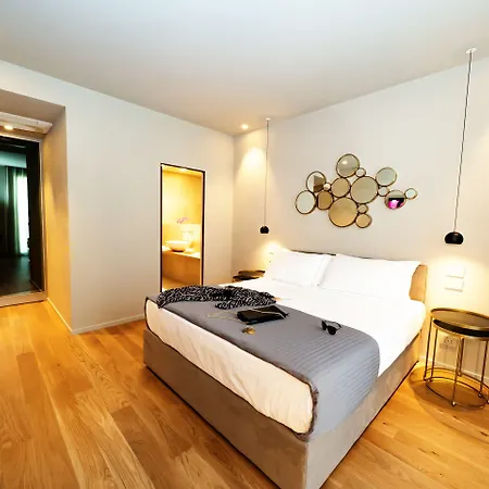 Elite & Hydromassage Pool בית הארחה 4*