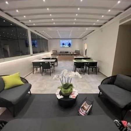 Elite & Hydromassage Pool 4*