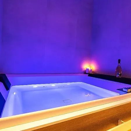 Elite & Hydromassage Pool Penzion 4*