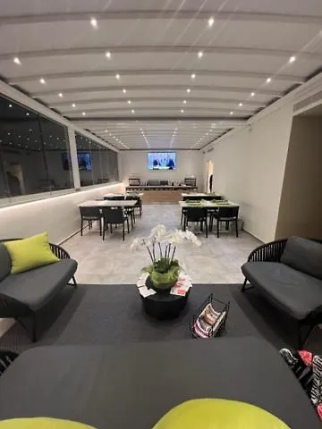 Elite & Hydromassage Pool 4* Reggio Calabria