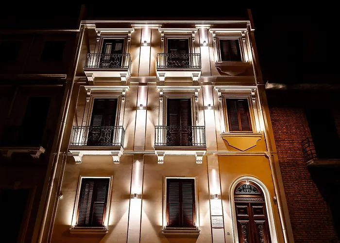 Elite & Hydromassage Pool Affittacamere 4*