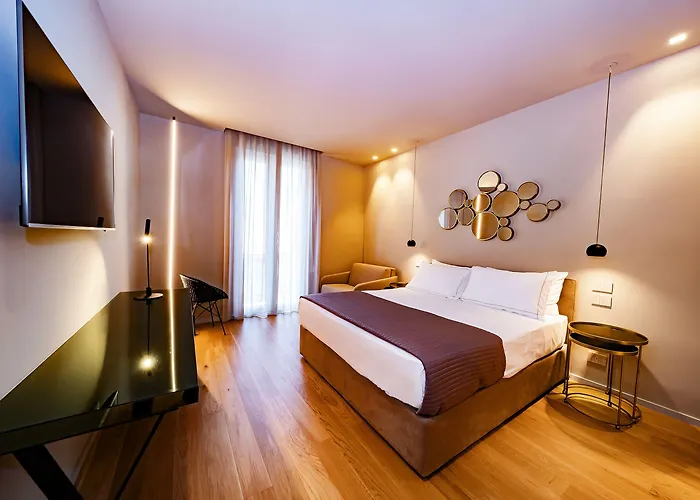 Elite & Hydromassage Pool Affittacamere 4*