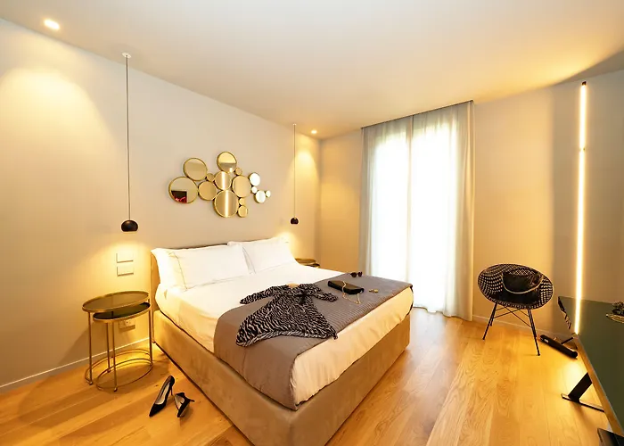 Elite & Hydromassage Pool Affittacamere 4*