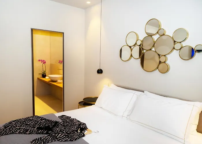 Elite & Hydromassage Pool