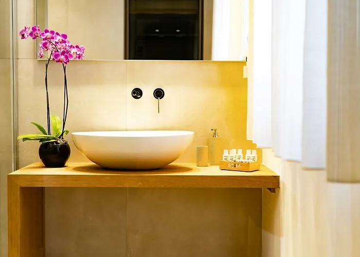 Elite & Hydromassage Pool