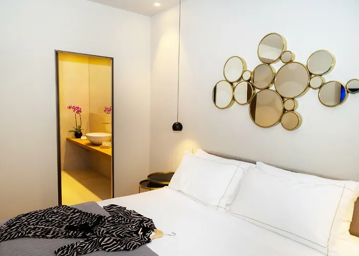 Elite & Hydromassage Pool 4*